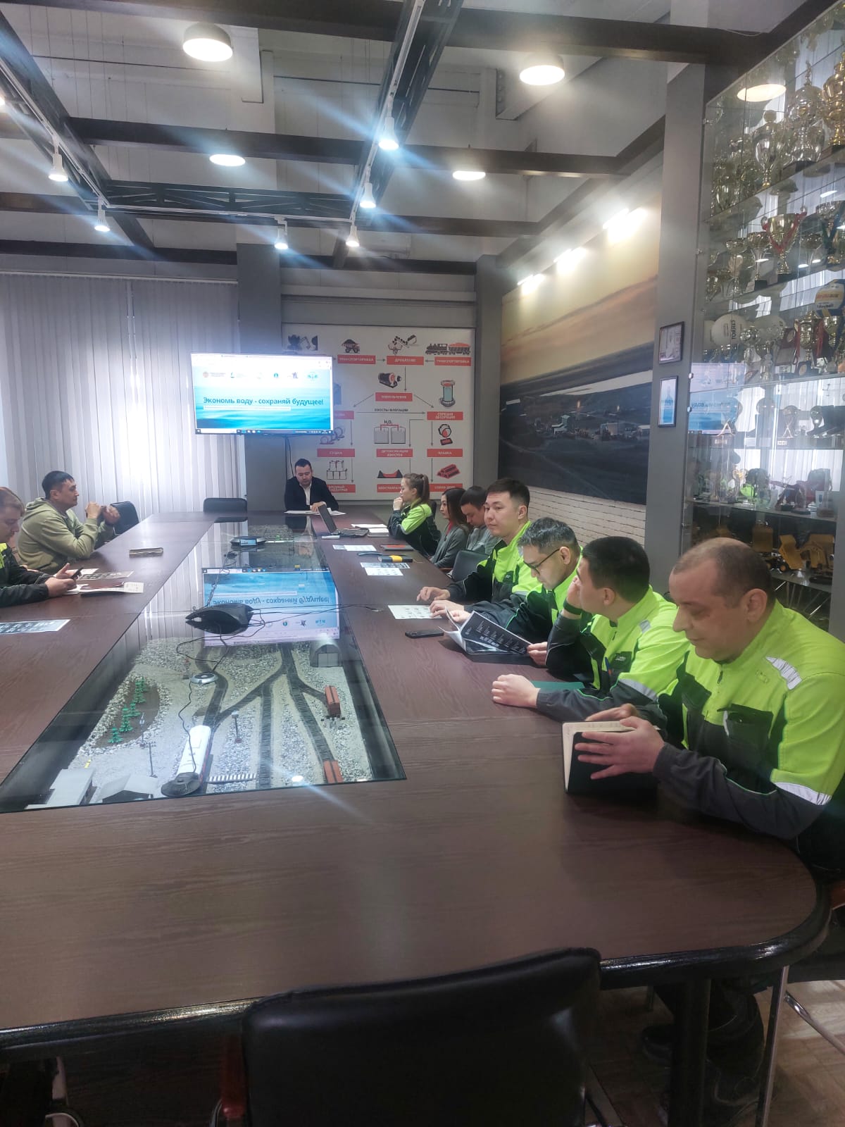 Cотрудники Тобол-Торгайской бассейновой водной инспекции провели встречу с работниками ТОО «Варваринское»