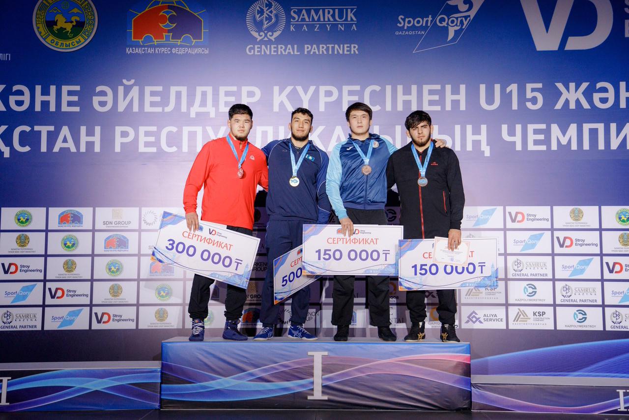 Ризабек Айтмұхан жаңа салмақта ел чемпионы атанды