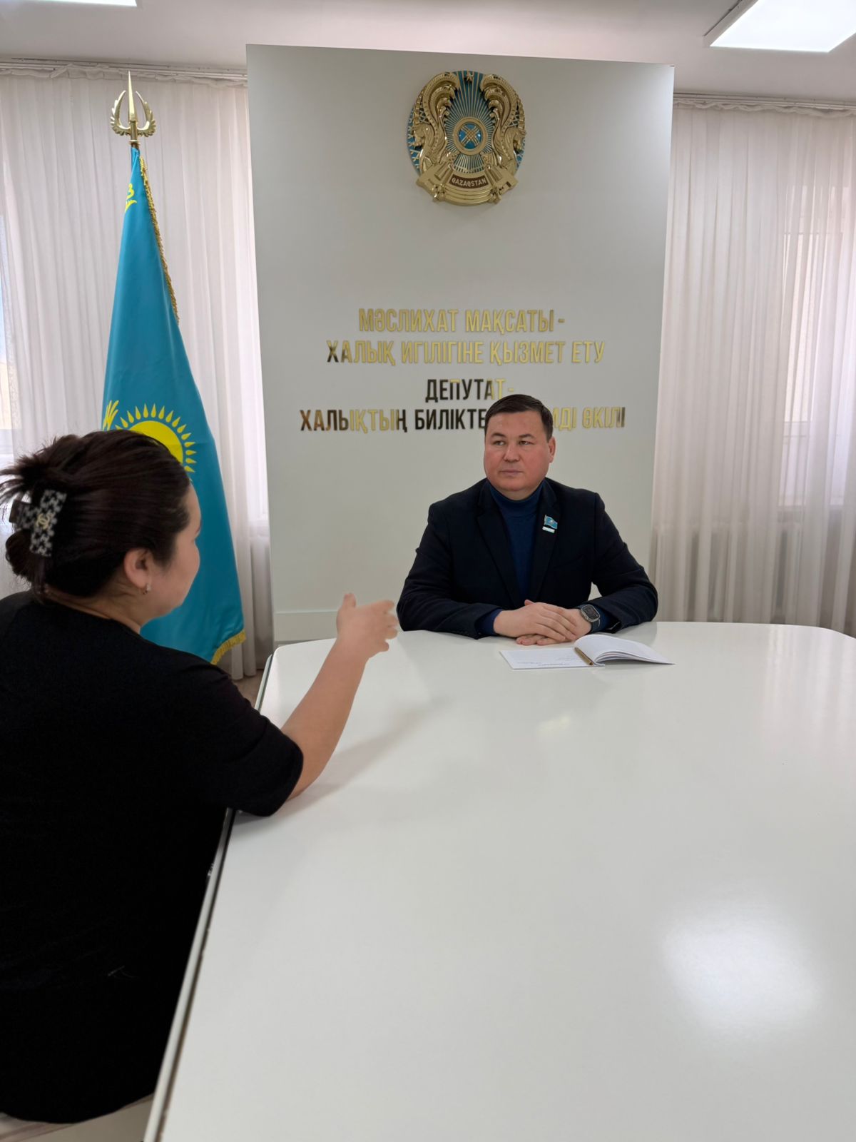 Депутаттар қабылдау өткізді