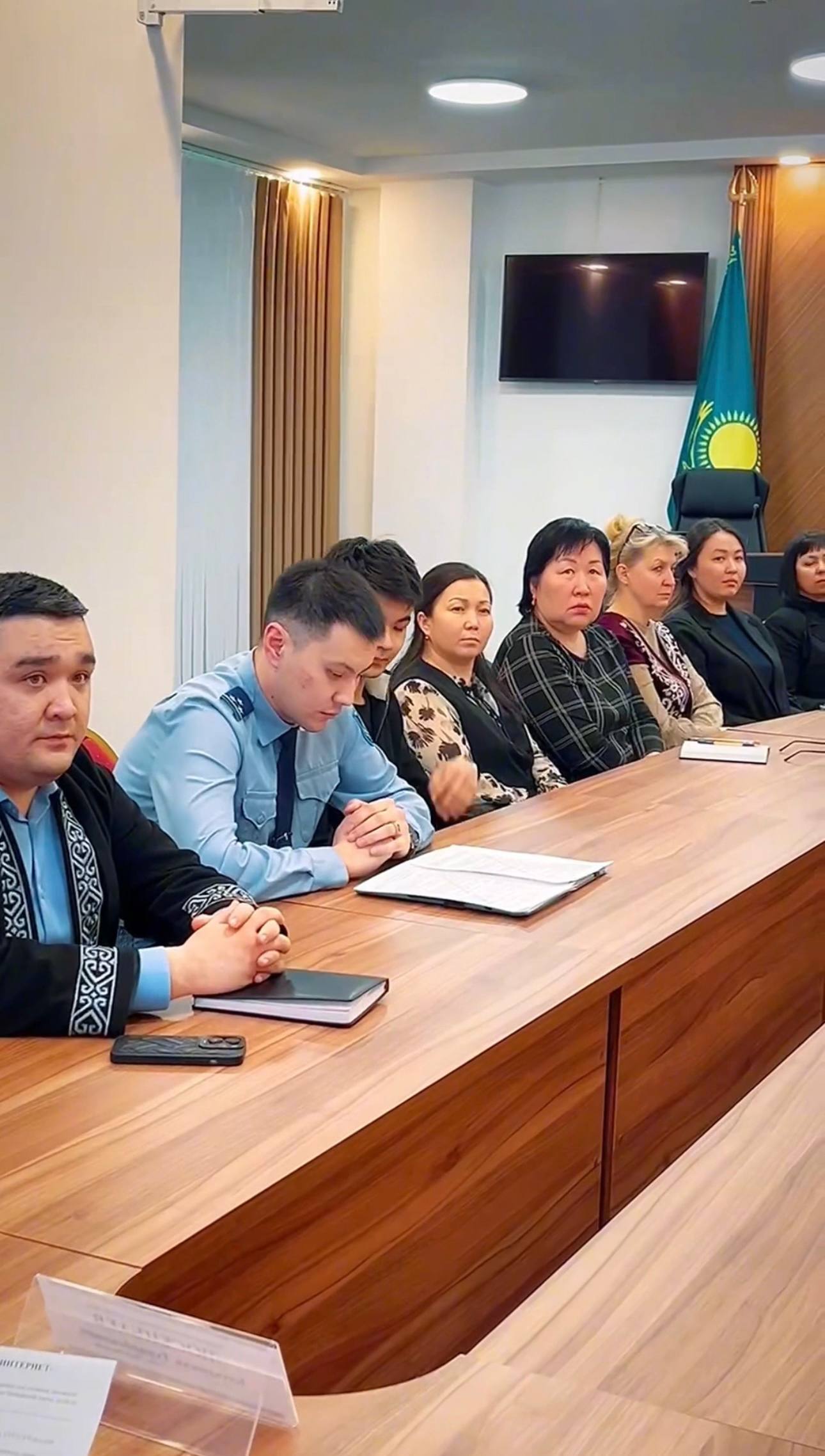 Абай облысы аумағында интернет алаяқтықтың алдын алуға бағытталған маңызды кездесу өтті.