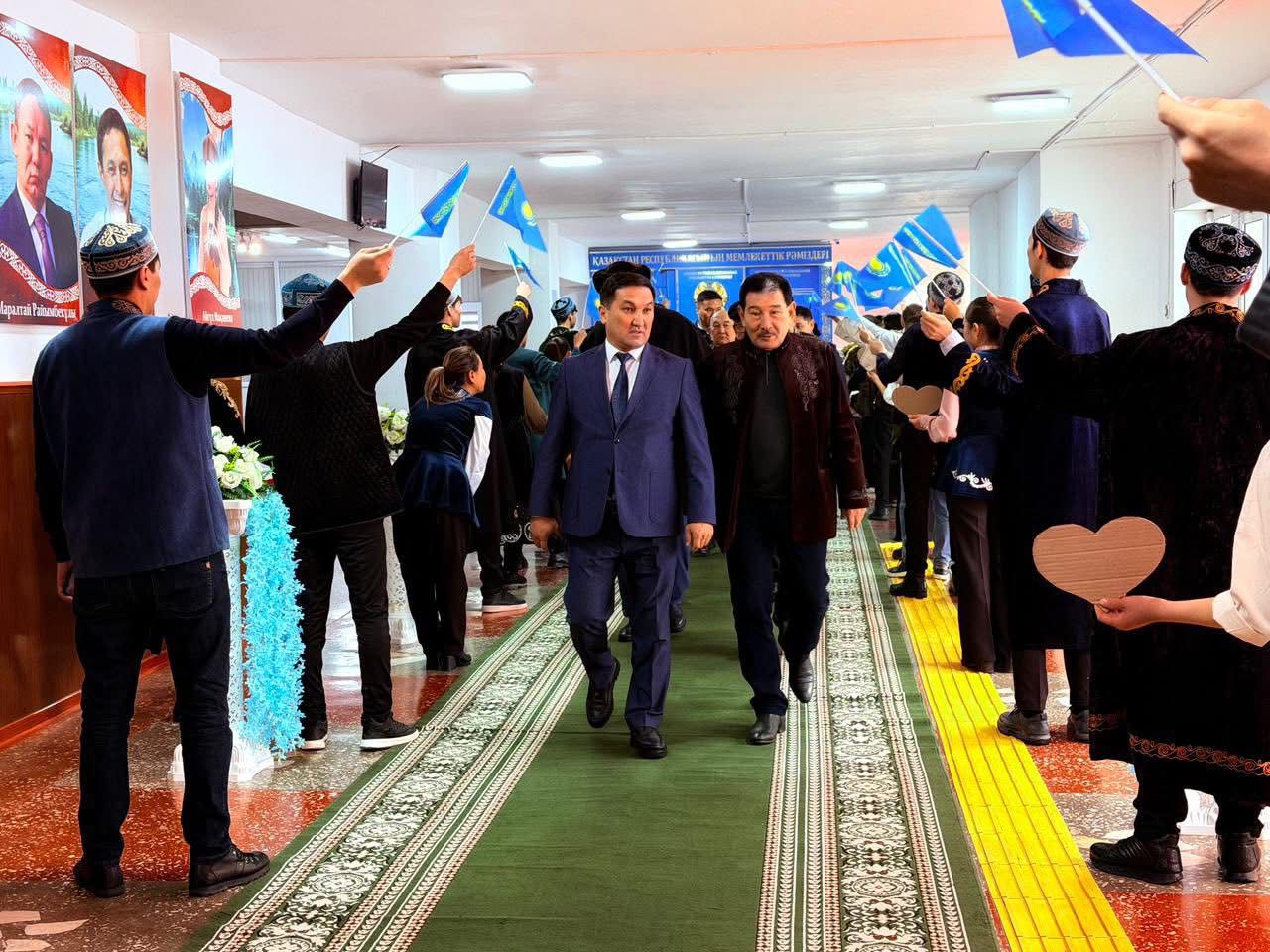 АЛҒЫСЫМ ШЕКСІЗ - ҚАЗАҚ ЕЛІ