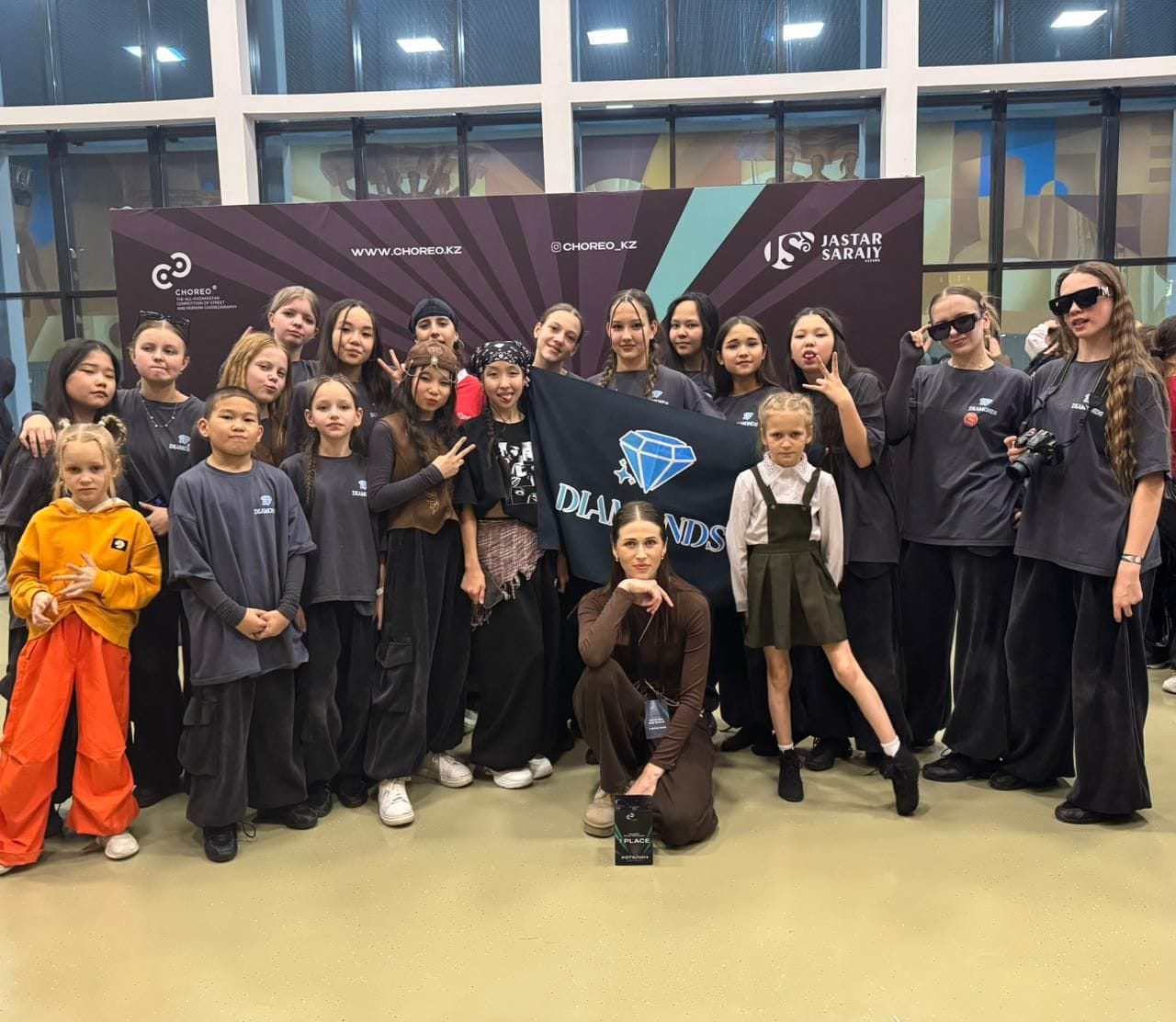 ЕЛОРДАДАҒЫ ТРИУМФ: БЕЙІМБЕТ МАЙЛИН АУДАНЫНЫҢ БИШІЛЕРІ АСТАНАНЫ ТАҒЫ ДА БАҒЫНДЫРДЫ!