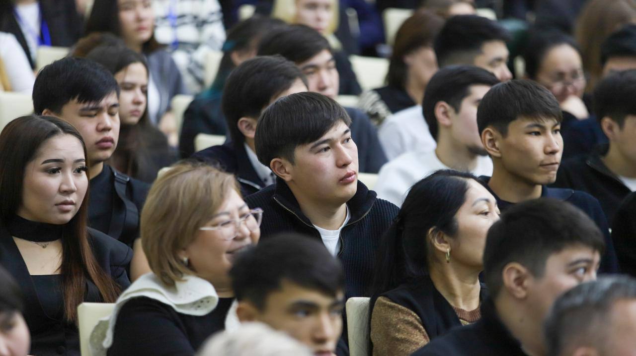 ШҚО-ның ғылыми қауымдастығы, этномәдени бірлестіктері мен жастары конституциялық реформаны қолдады