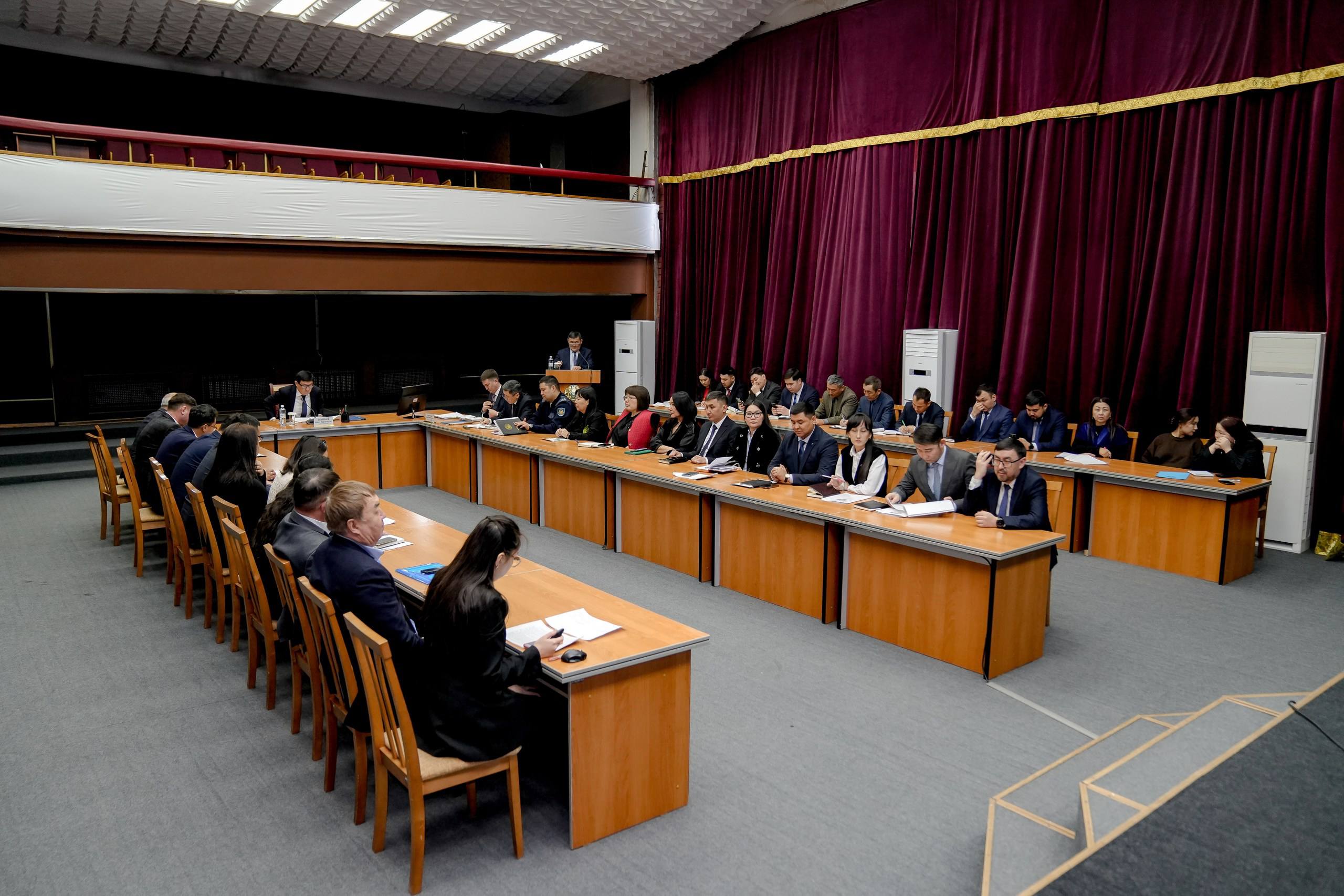 Рассмотрены вопросы благоустройства и жилищного обеспечения на заседании акимата