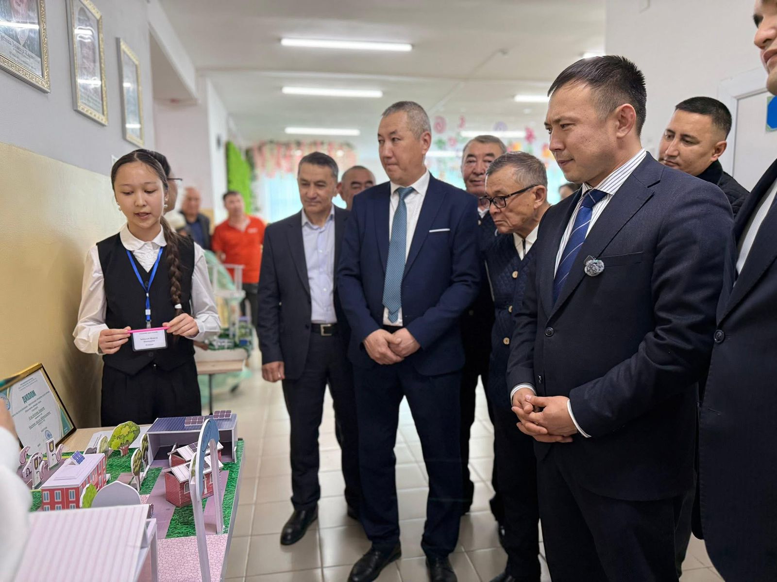 ОТБАСЫ МЕН МЕКТЕП: РУХАНИ ҚҰНДЫЛЫҚТАР ҮНДЕСТІГІ