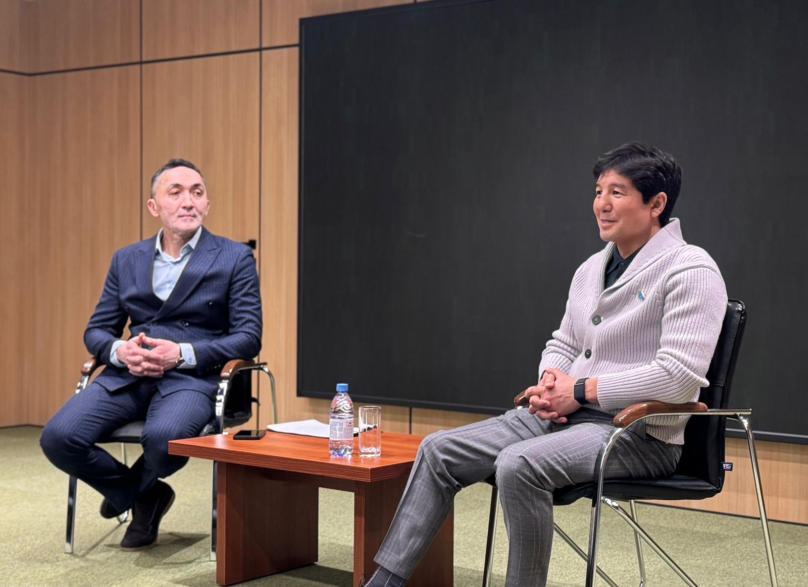 «Атамекен» ӨКП ұжымымен жаңа Конституция жобасы талқыланды