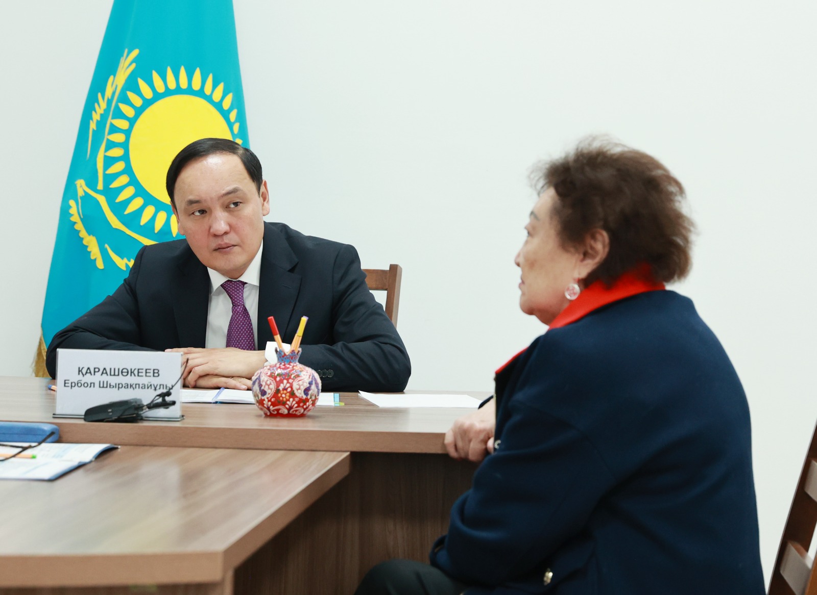 Ербол Қарашөкеев азаматтарды жеке мәселелері бойынша қабылдады