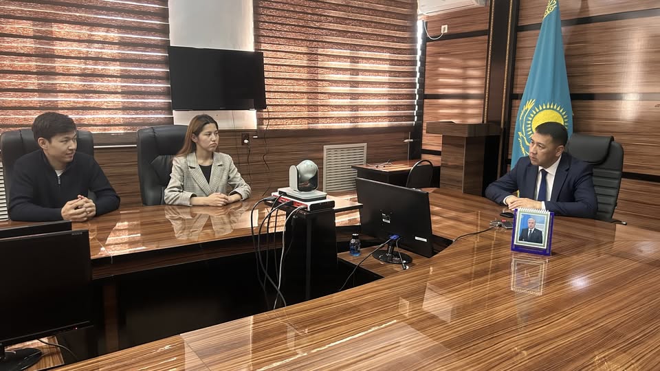 МЕМЛЕКЕТТІК ҚЫЗМЕТШІЛЕРМЕН АРНАЙЫ КЕЗДЕСУ ӨТКІЗІЛДІ