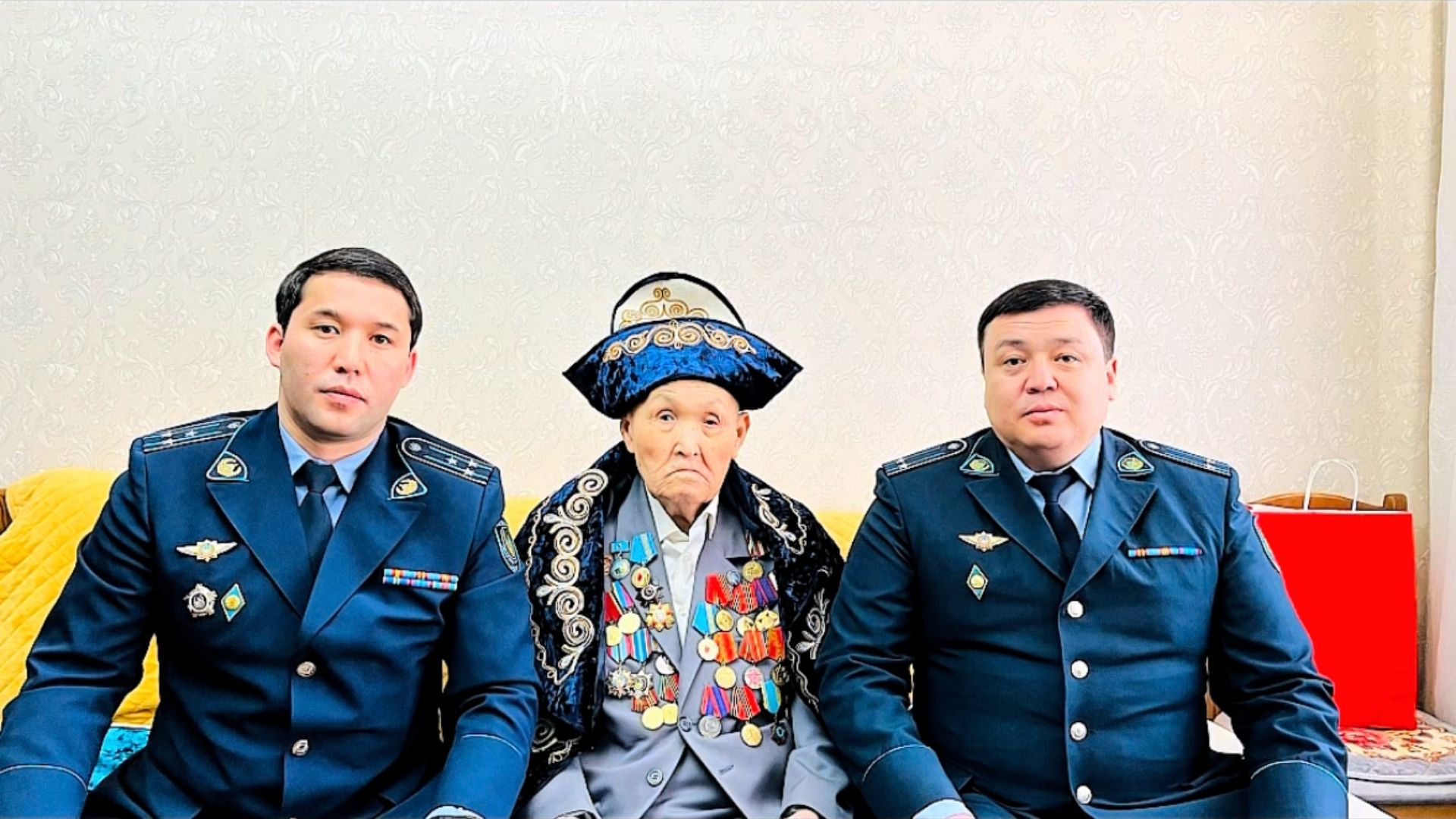 ІЛЕ АУДАНЫНДА КӨРІСУ КҮНІНЕ ОРАЙ ҰЛЫ ОТАН СОҒЫСЫНЫҢ АРДАГЕРІ ҚҰТТЫҚТАЛДЫ