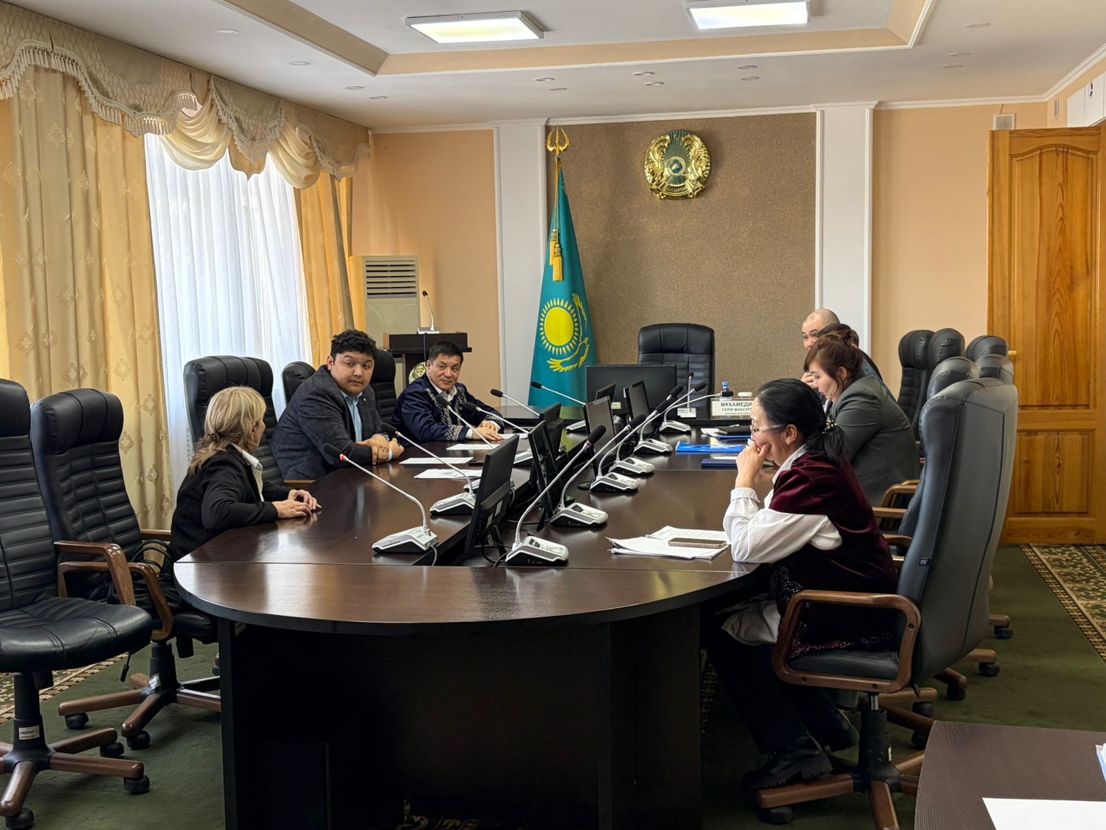 Үшжақты комиссияның отырысы