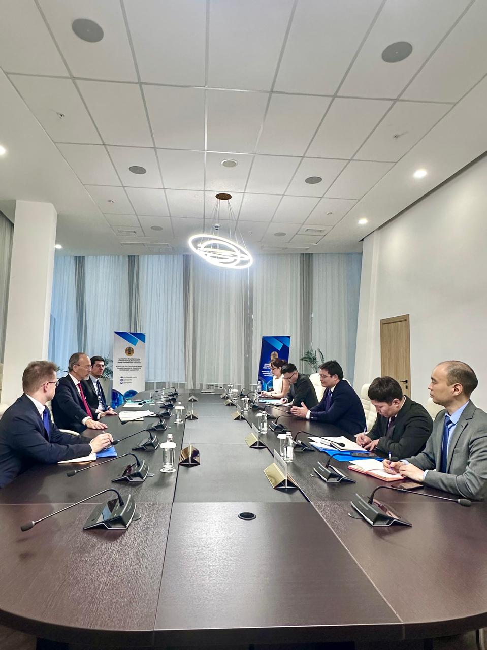 СЖРА мен ОЭСР стратегиялық ынтымақтастықты дамыту және Қазақстанда өңірлік кеңсе ашу мәселелерін талқылады
