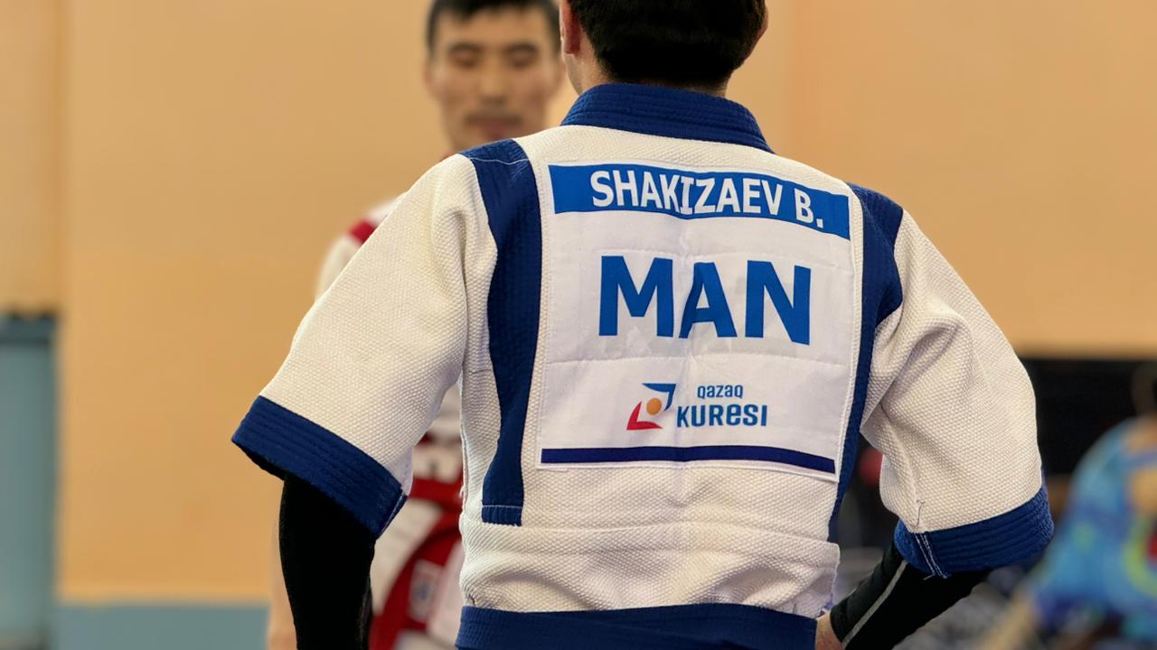 Ұлттық спорт күніне орай Жаңаөзенде қазақ күресінен сайыс өтті