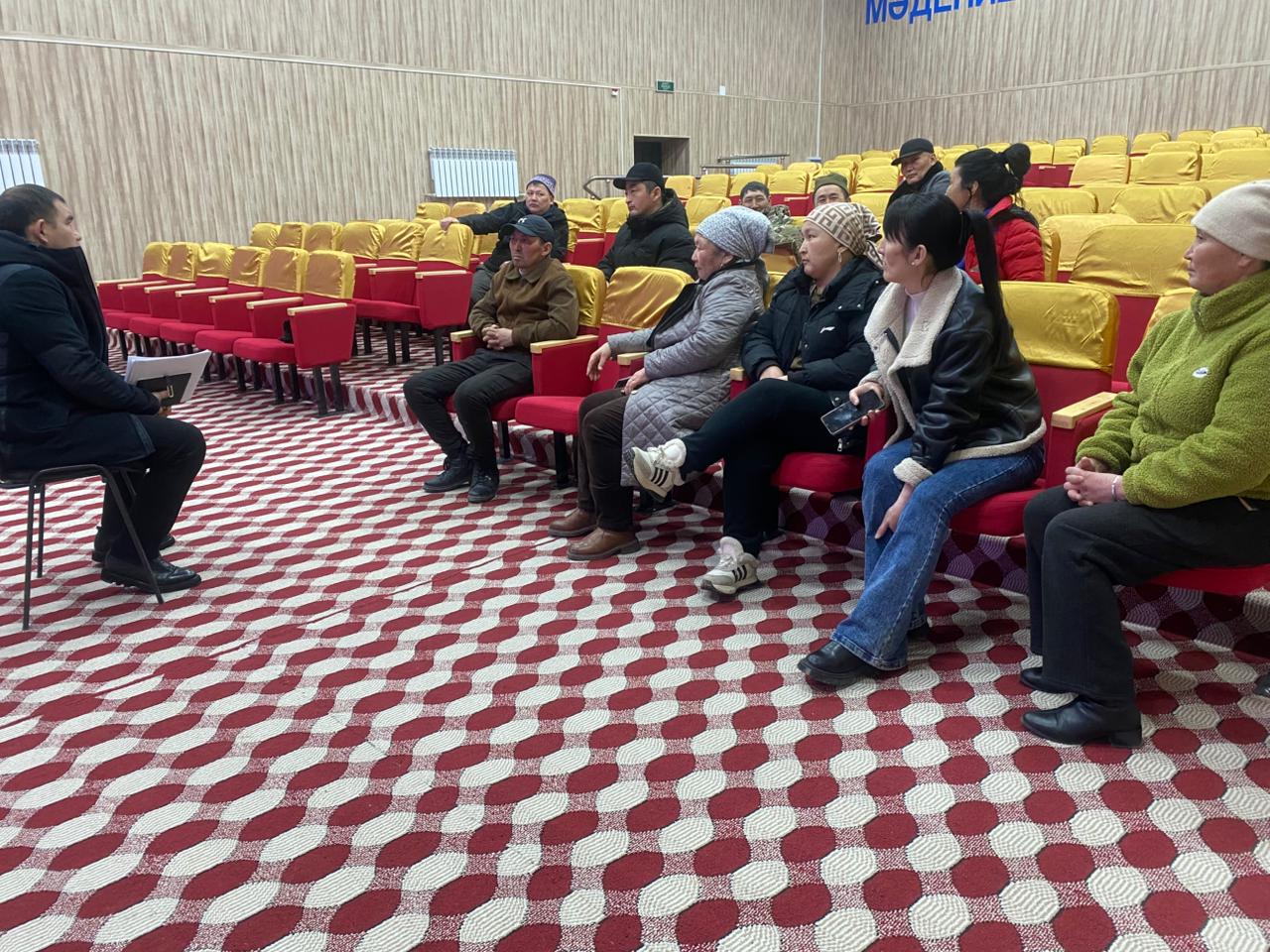 Көкпекті ауылында «Ауыл аманаты» бағдарламасы аясында тұрғындармен арнайы кездесу ұйымдастырылды