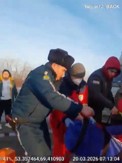 Патруль Ақмола облысының тас жолында жүргізушінің өміріне араша түсті