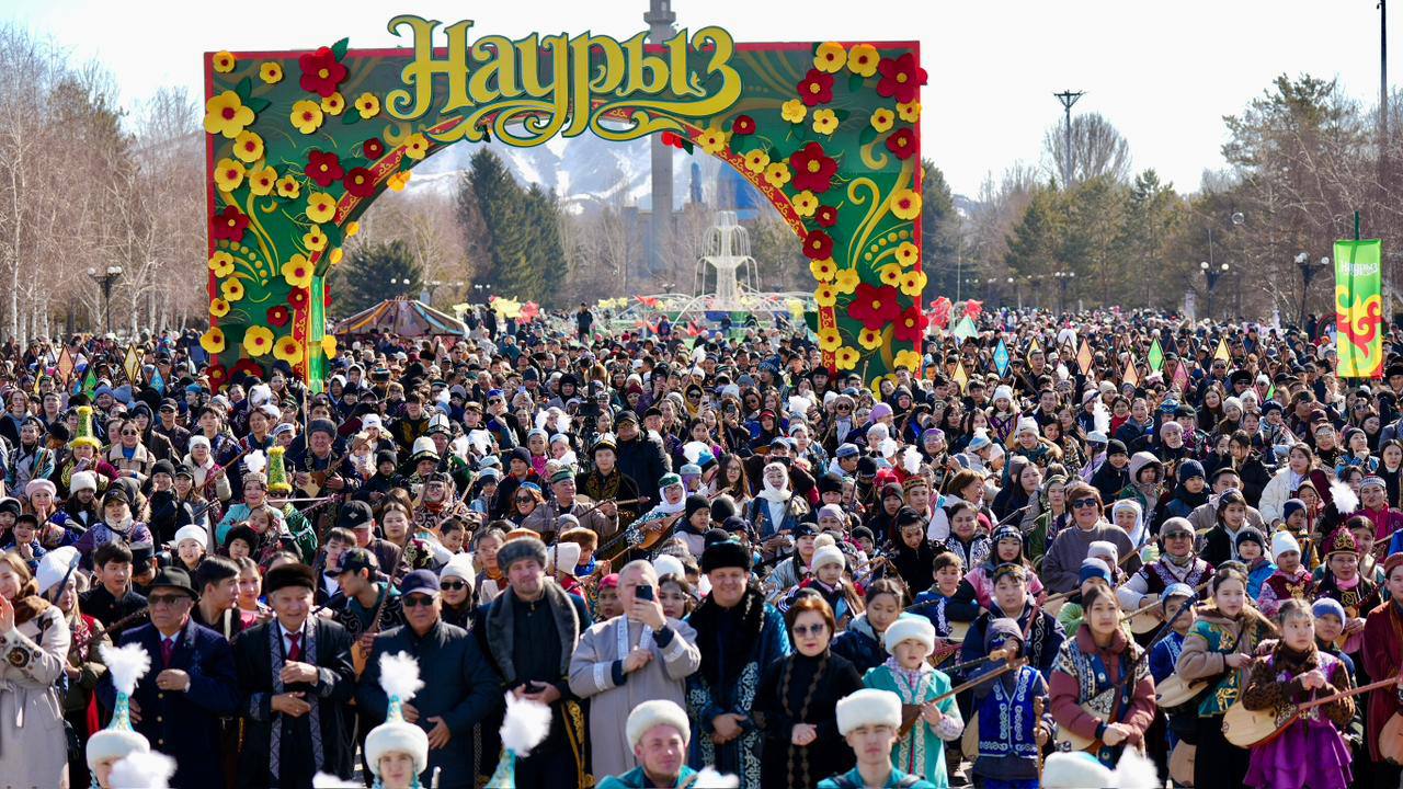 Более 5000 домбристов из ВКО установили мировой рекорд, исполнив песню «Акбулак»