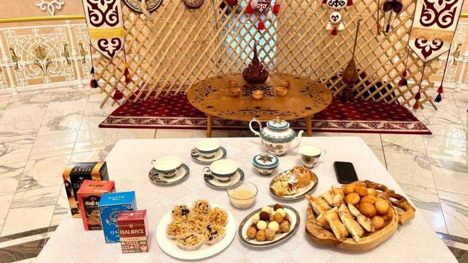 В Минске к Наурызу провели праздничное мероприятие «Тепло Степи в чашке чая» – чаепитие по-казахски
