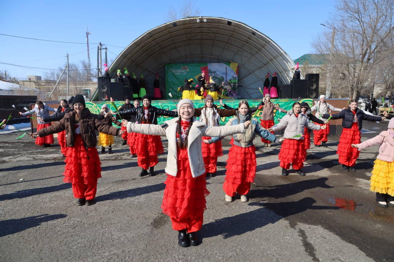 22 наурыз күні орталық алаңда «Наурыз – көктем, жыр-думан» атты кең ауқымды, әсерлі мерекелік шара өтті 🌷
