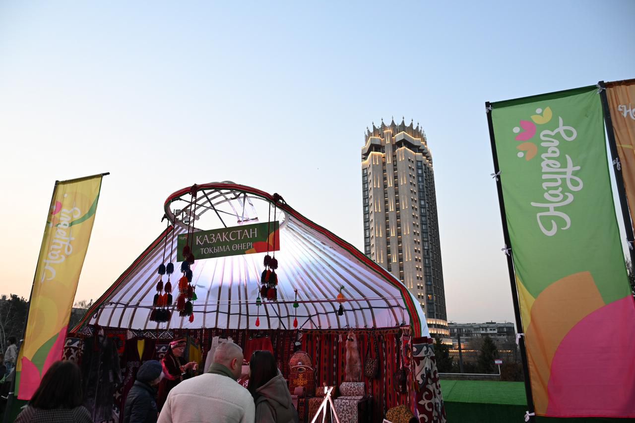 Праздник весны в сердце Алматы: концерт и ремесленная ярмарка на площади Абая