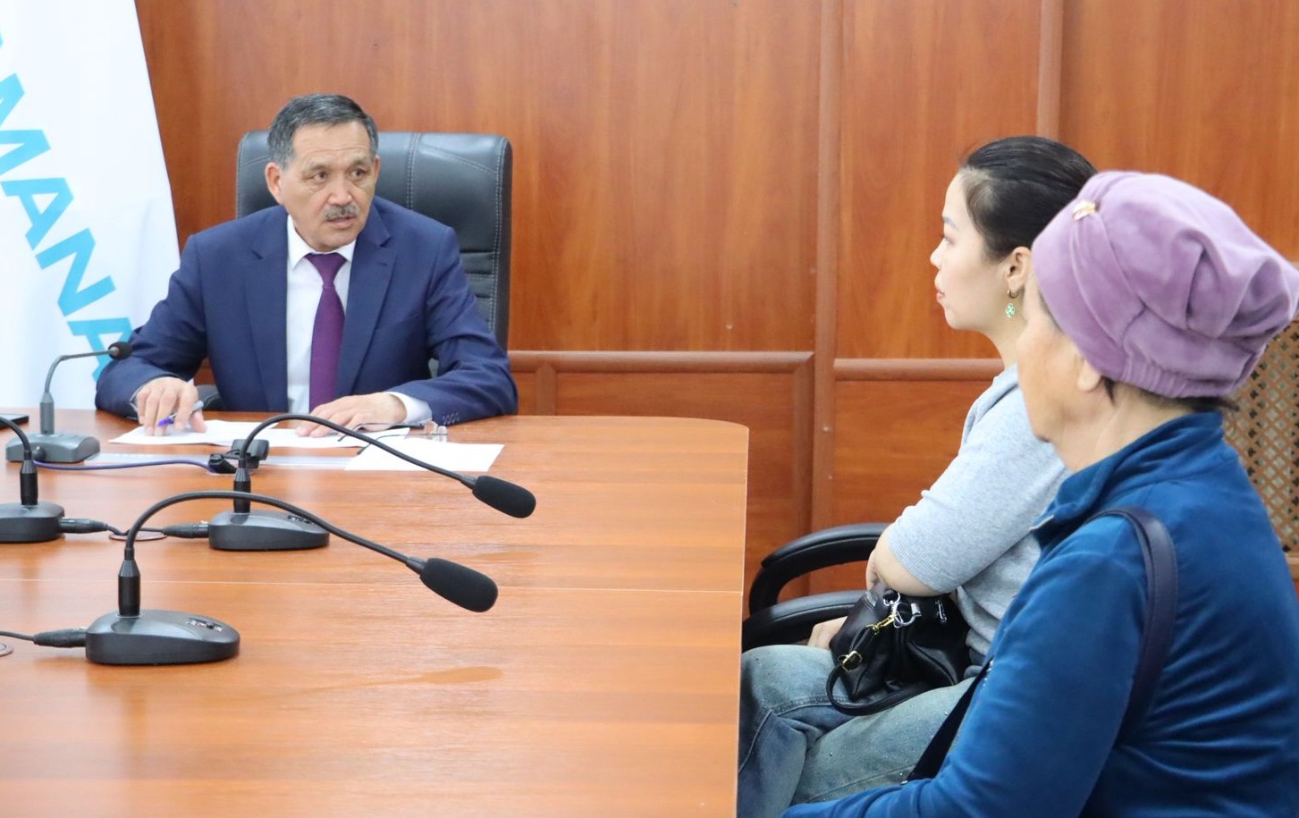 Аудан әкімі тұрғындарға жеке қабылдау өткізді