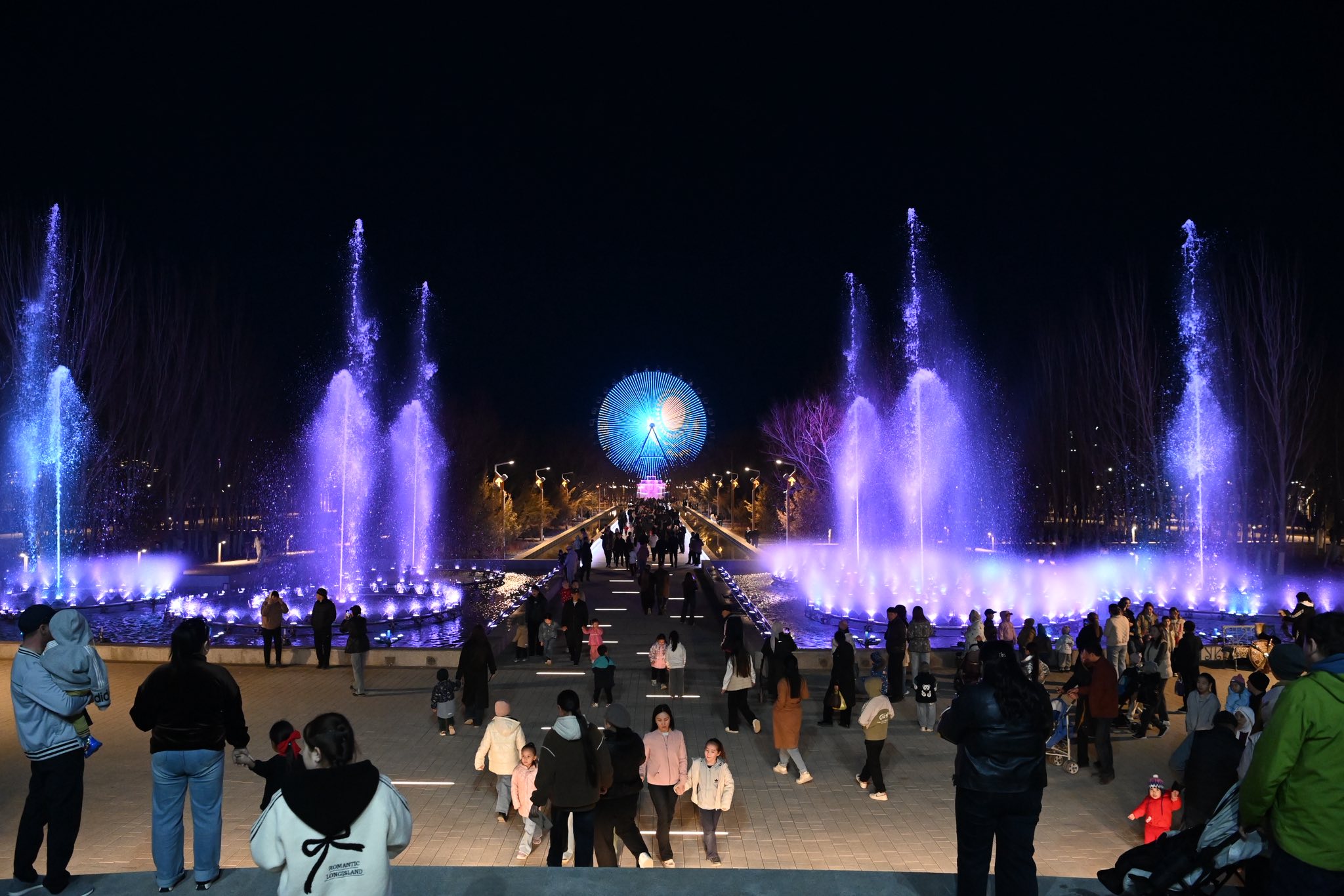 Парламент депутаттары жақында ашылған Президент саябағында болды