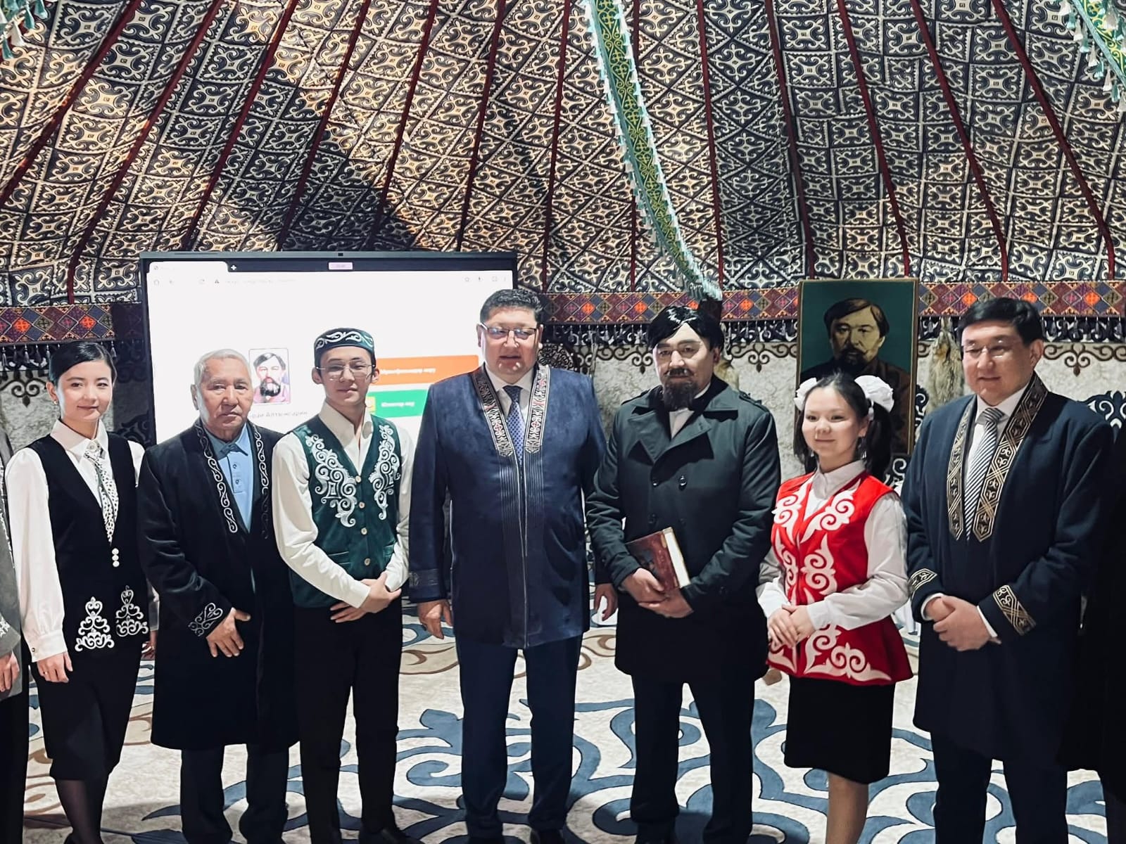 Коллектив Управления образования области Абай широко отметил праздник Наурыз.