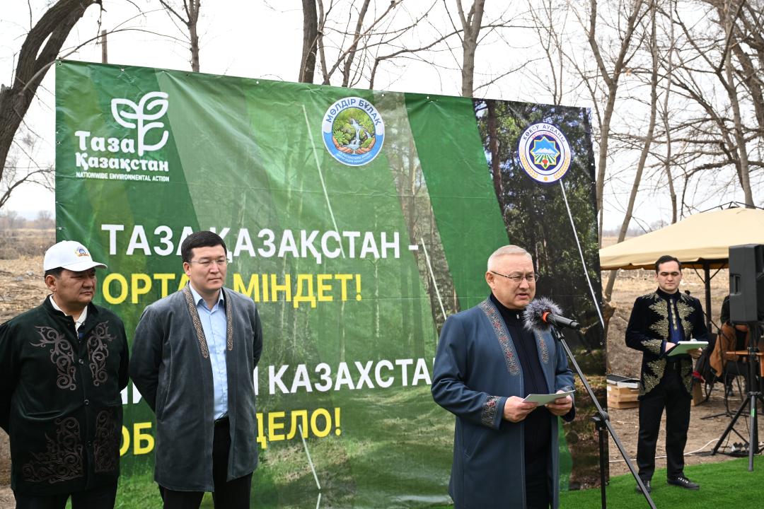 Аким области поздравил жителей селе Бескайнар