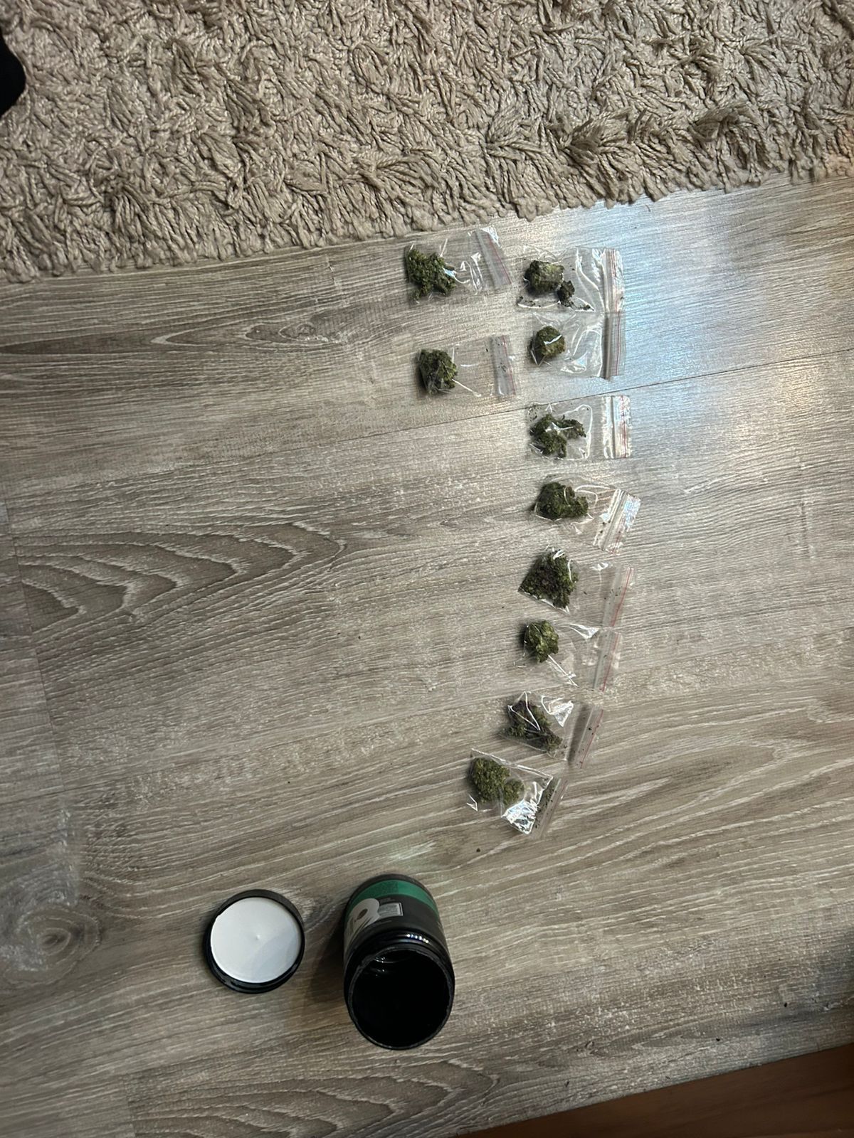 Орал қаласында Батыс Қазақстан облысы Полиция департаментінің Есірткі қылмысына қарсы іс-қимыл басқармасының қызметкерлері жедел-іздестіру іс-шаралары барысында 1974 жылы туған ер адамды ұстады