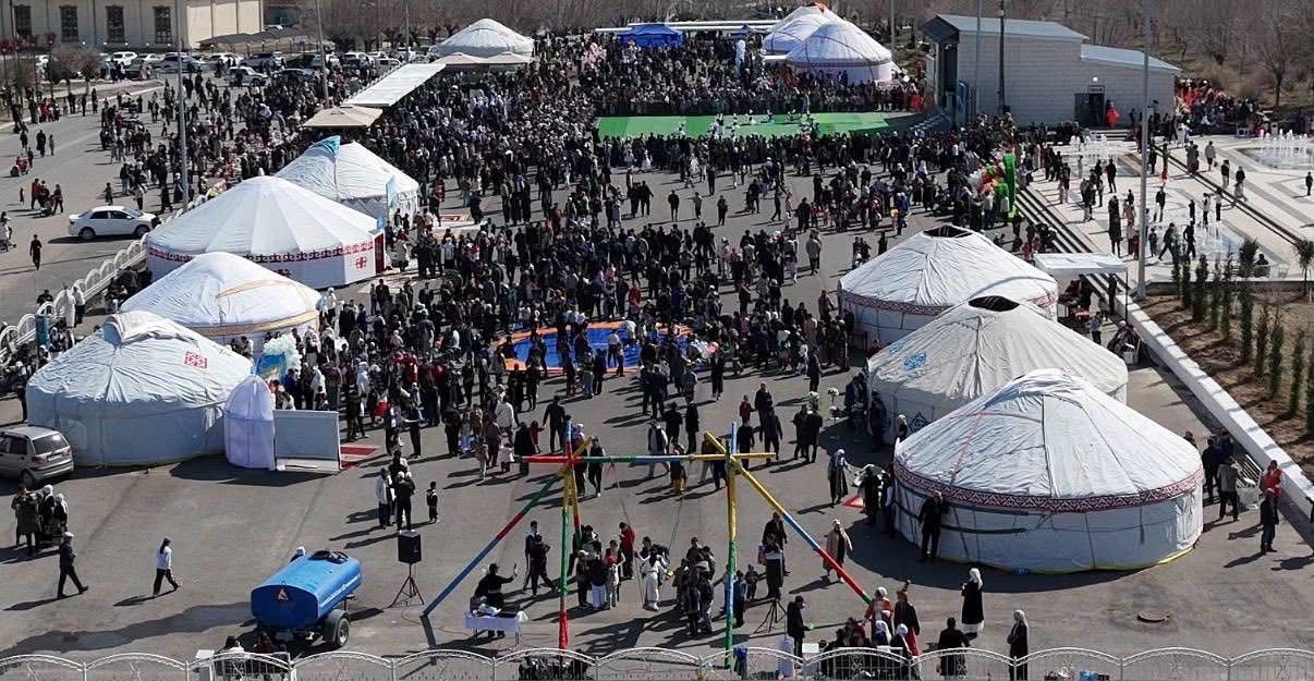 САРЫСУЛЫҚТАР ҰЛЫСТЫҢ ҰЛЫ КҮНІН АТАП ӨТУДЕ