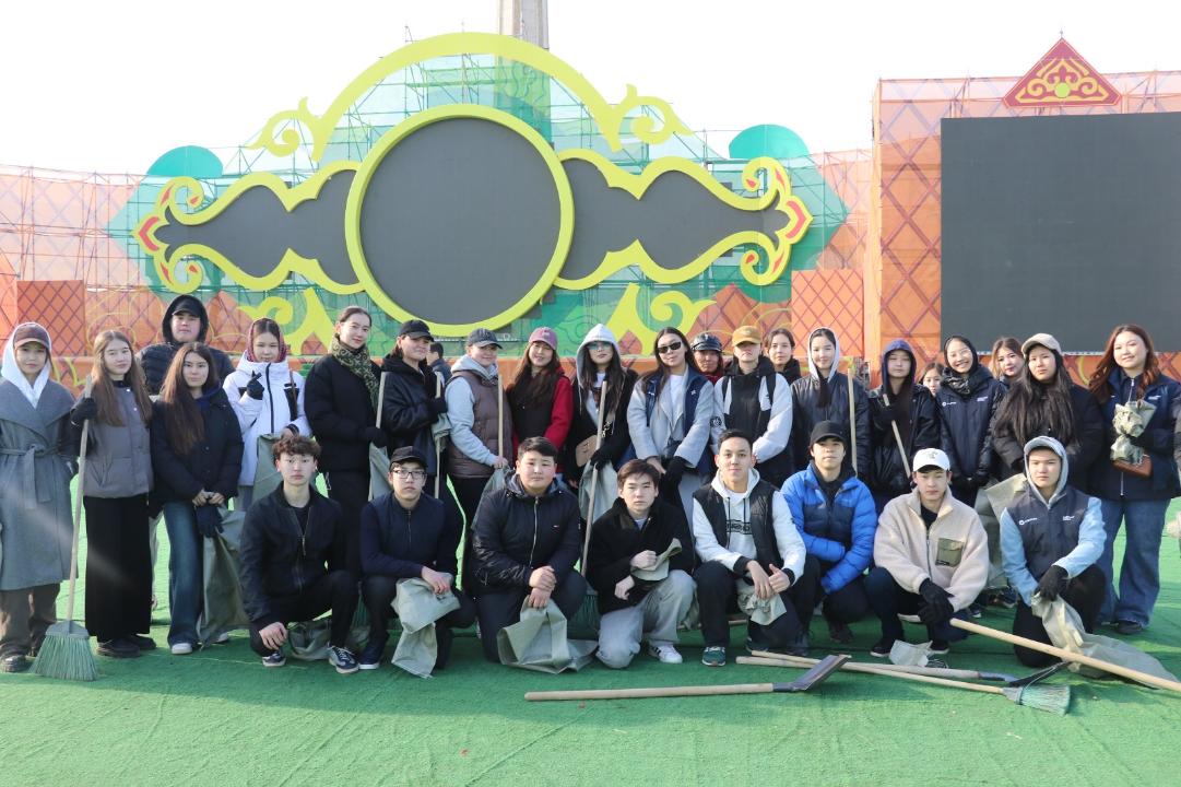 Тазару күні: Ақтөбеде жастар саябақтарды тазартты