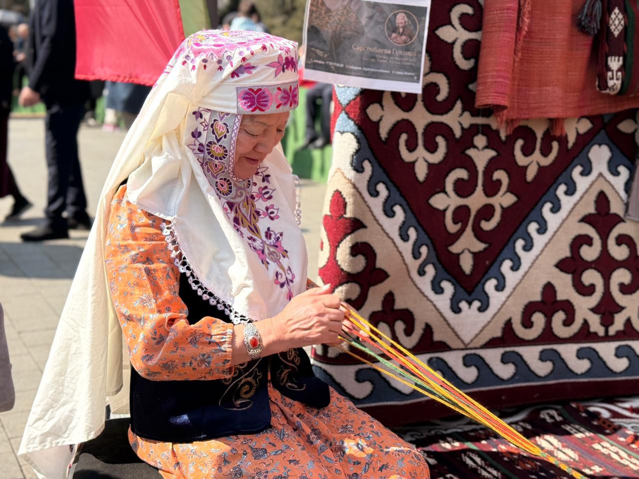 Алматыда Абай алаңында түркі халықтарының қолөнері таныстырылды