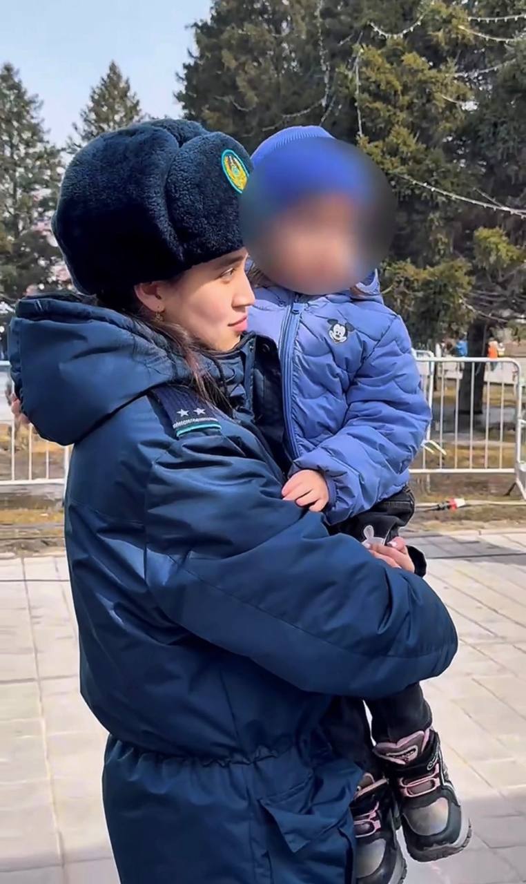 Семей қаласында Наурыз мерекесі кезінде полиция қызметкерлері балаларға ата-аналарын табуға көмектесті