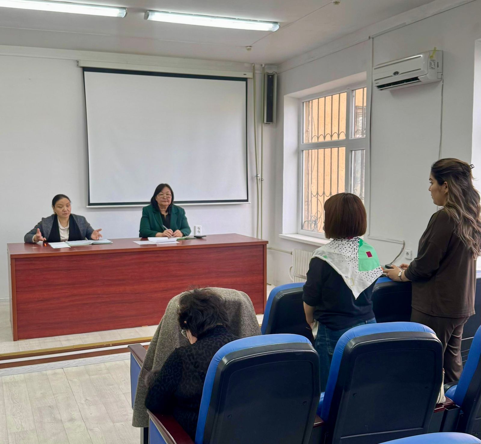 26.03.2026 ж. Қазақстан Республикасы Денсаулық сақтау министрінің 2021 жылғы 2 ақпандағы № ҚР ДСМ-13 бұйрығымен бекітілген «Қарсы профилактикалық егулер жүргізілетін инфекциялық аурулармен ауыратын науқастарға қатысты санитариялық-эпидемияға қарсы және санитариялық-профилактикалық іс-шараларды ұйымдастыруға және өткізуге қойылатын санитариялық-эпидемиологиялық талаптар» санитариялық қағидаларына сәйкес, Маңғыстау облыстық психоневрологиялық диспансердің медициналық қызметкерлері арасында қызылша ауруының тіркелуіне байланысты штаб отырысы өткізілді.