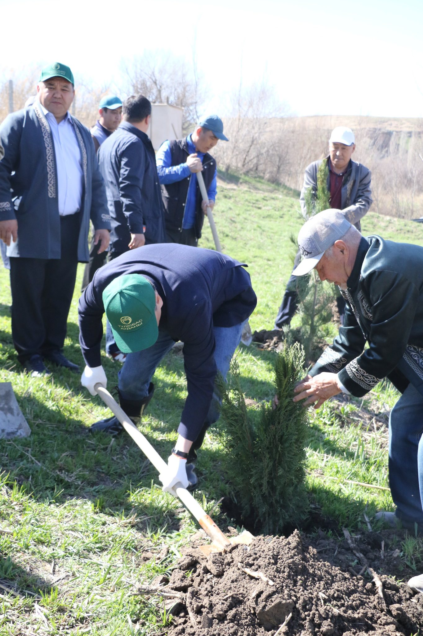 ТҮЛКІБАСТА «МӨЛДІР БҰЛАҚ» АКЦИЯСЫНА АУЫЛ ТҰРҒЫНДАРЫ БЕЛСЕНЕ АТ САЛЫСУДА