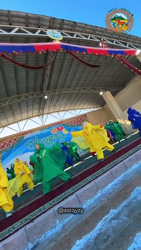 Шет ауданының орталығы — Ақсу-Аюлы ауылында Наурыз мейрамы аудандық мәдениет үйінің алаңында кең көлемде аталып өтілді.