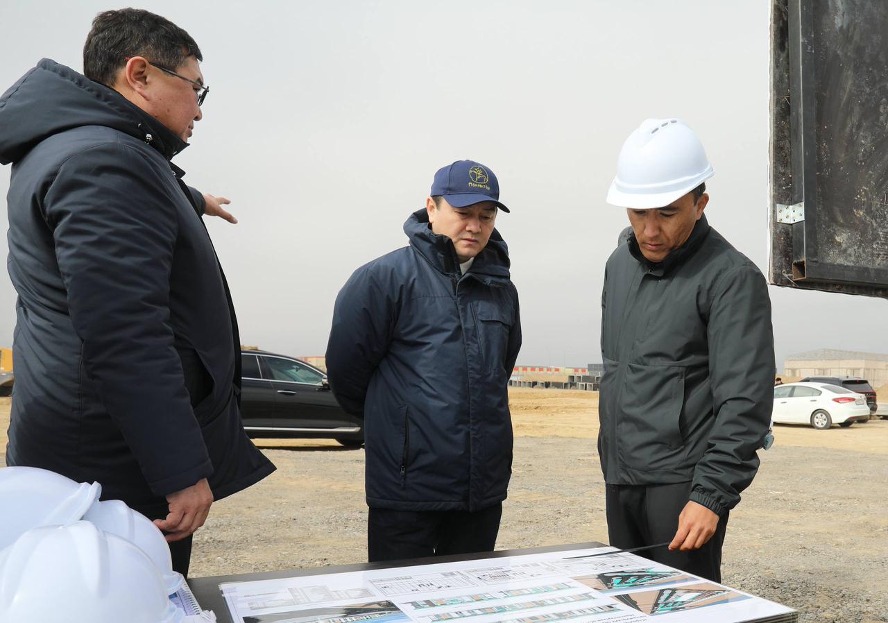 Нурдaулет Килыбай ознакомился со строительством автовокзала в Актау
