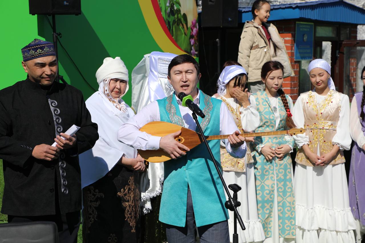Наурыз формасында: елордалық патрульдік полиция көктем мерекесін қалай қарсы алды