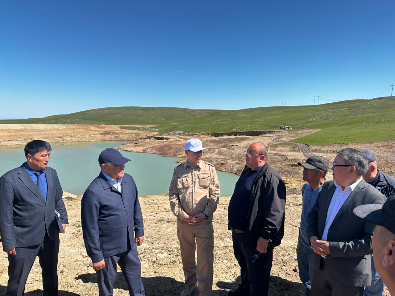ТҮРКІСТАН: СУ РЕСУРСТАРЫ МИНИСТРІ ТӨЛЕБИ АУДАНЫНДАҒЫ «ҚАРАҚУЫС» СУ ҚОЙМАСЫНЫҢ ҚҰРЫЛЫСЫМЕН ТАНЫСТЫ
