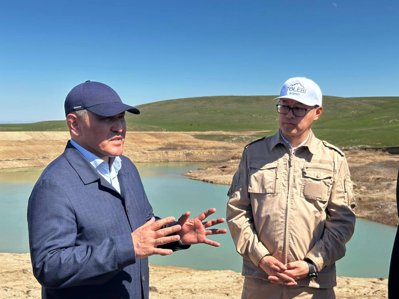 ТҮРКІСТАН: СУ РЕСУРСТАРЫ МИНИСТРІ ТӨЛЕБИ АУДАНЫНДАҒЫ «ҚАРАҚУЫС» СУ ҚОЙМАСЫНЫҢ ҚҰРЫЛЫСЫМЕН ТАНЫСТЫ