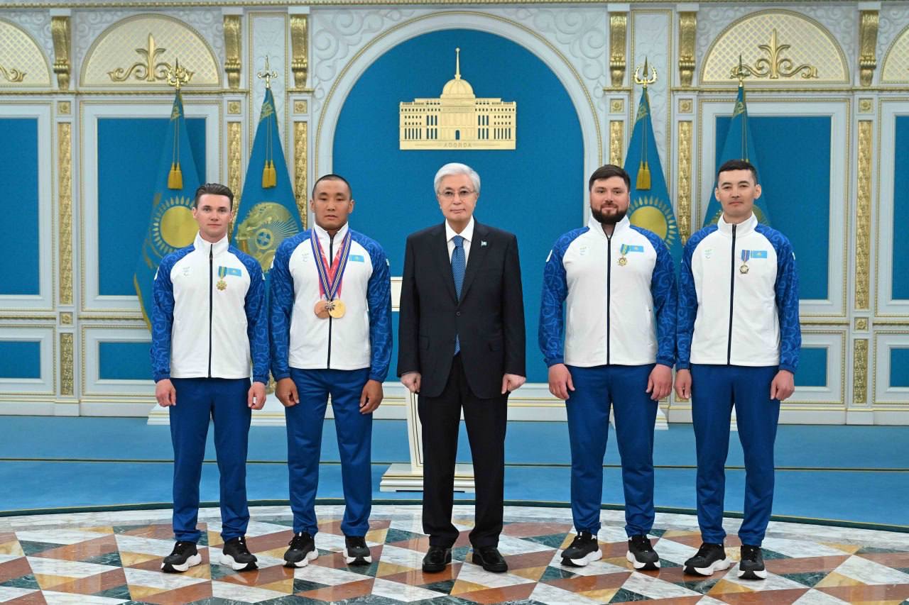 Ақордада ХІV Қысқы Паралимпиада ойындарының чемпионы Ербол Хамитов пен оның бапкерлерін марапаттау рәсімі өтті