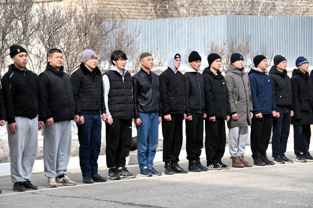 Көктемгі әскерге шақыру науқаны: 68 ақтөбелік сарбаз Отан алдындағы борышын өтеуге аттанды