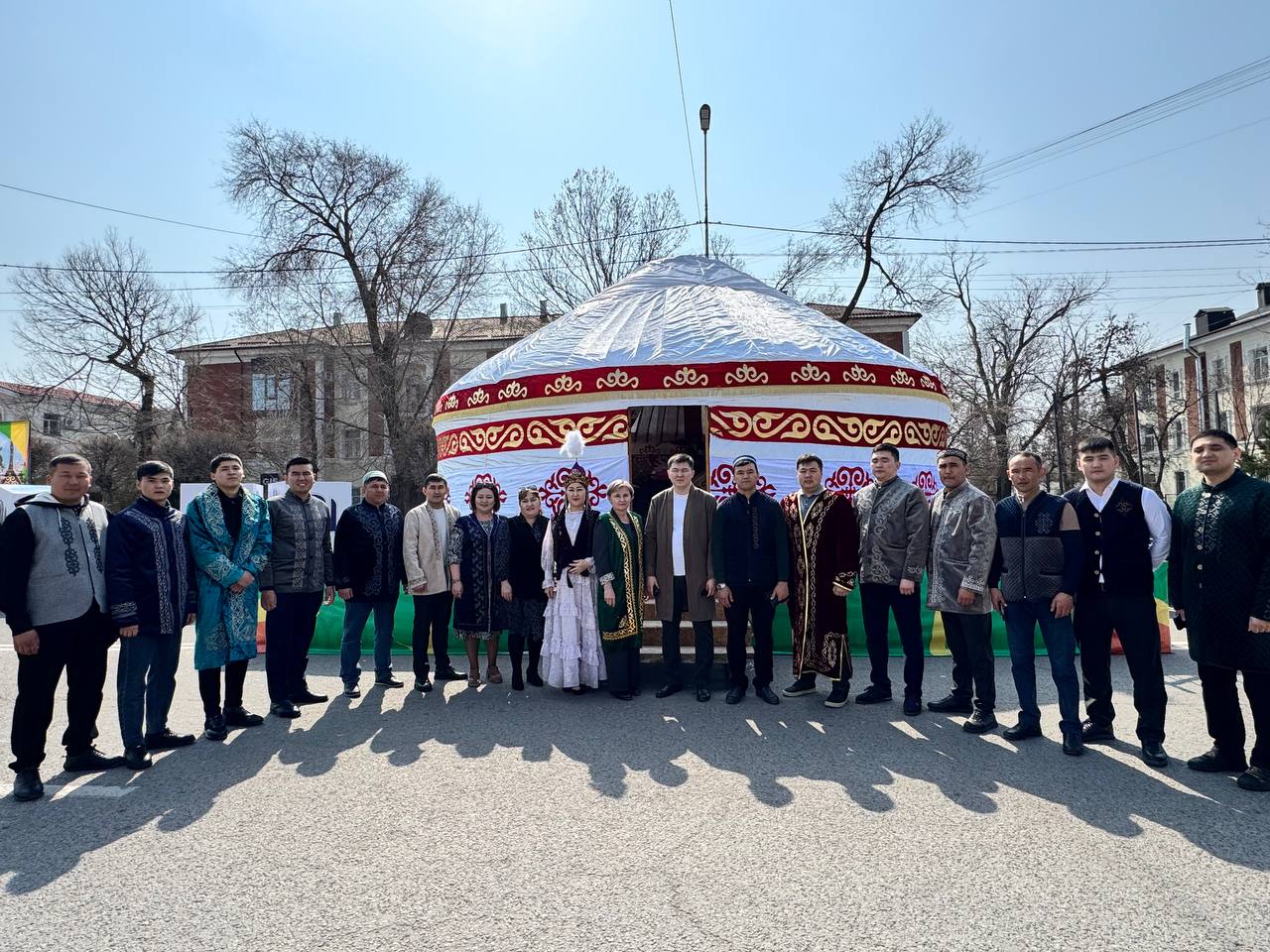 Личный состав Жамбылской области принял участие в праздновании Наурыза на центральной площади