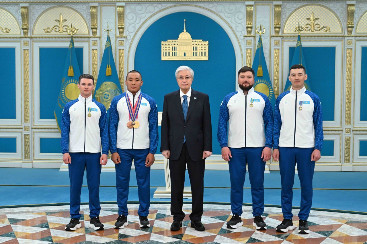 Глава государства за высокие спортивные достижения на ХIV зимних Паралимпийских играх в Италии вручил Ерболу Хамитову орден «Барыс» ІІІ степени