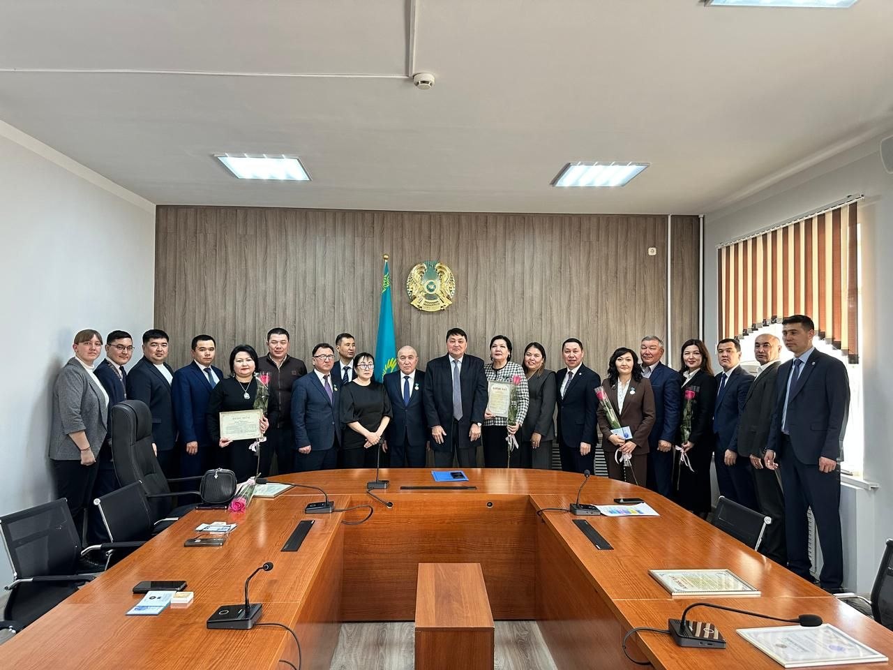 Жер қатынастары саласының мамандары марапатталуы туралы