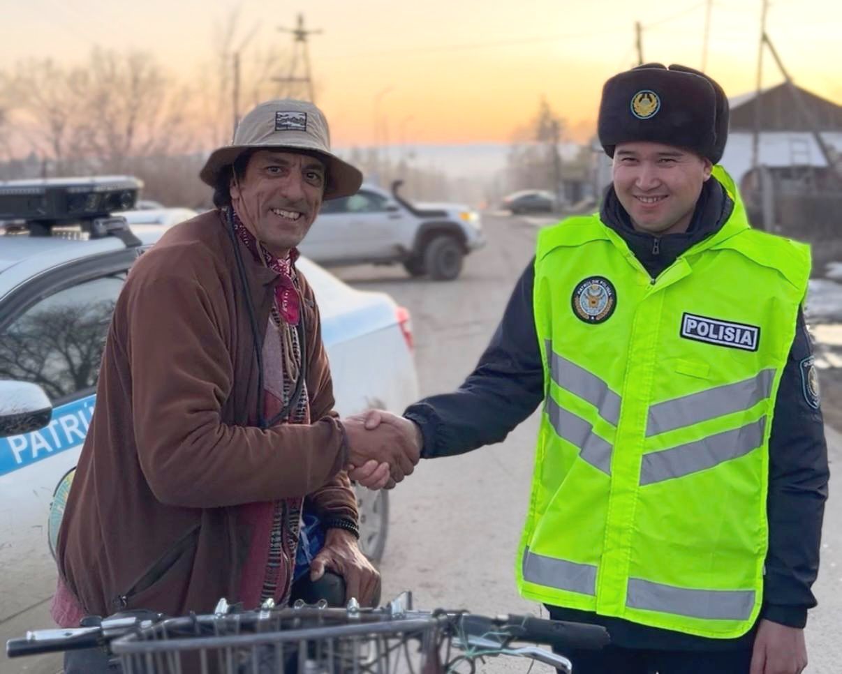 ШҚО полицейлері Мароккодан келген туристке көмектесті