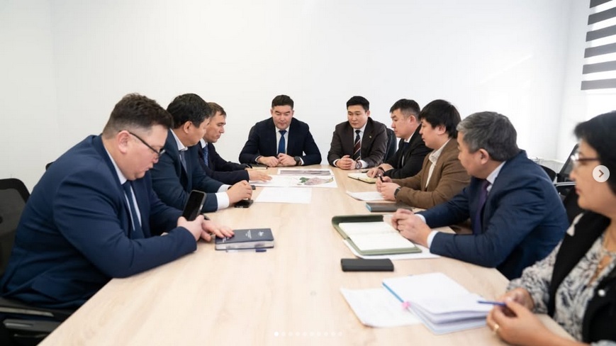 Семей төрінде «Абай әлемі» бой көтереді