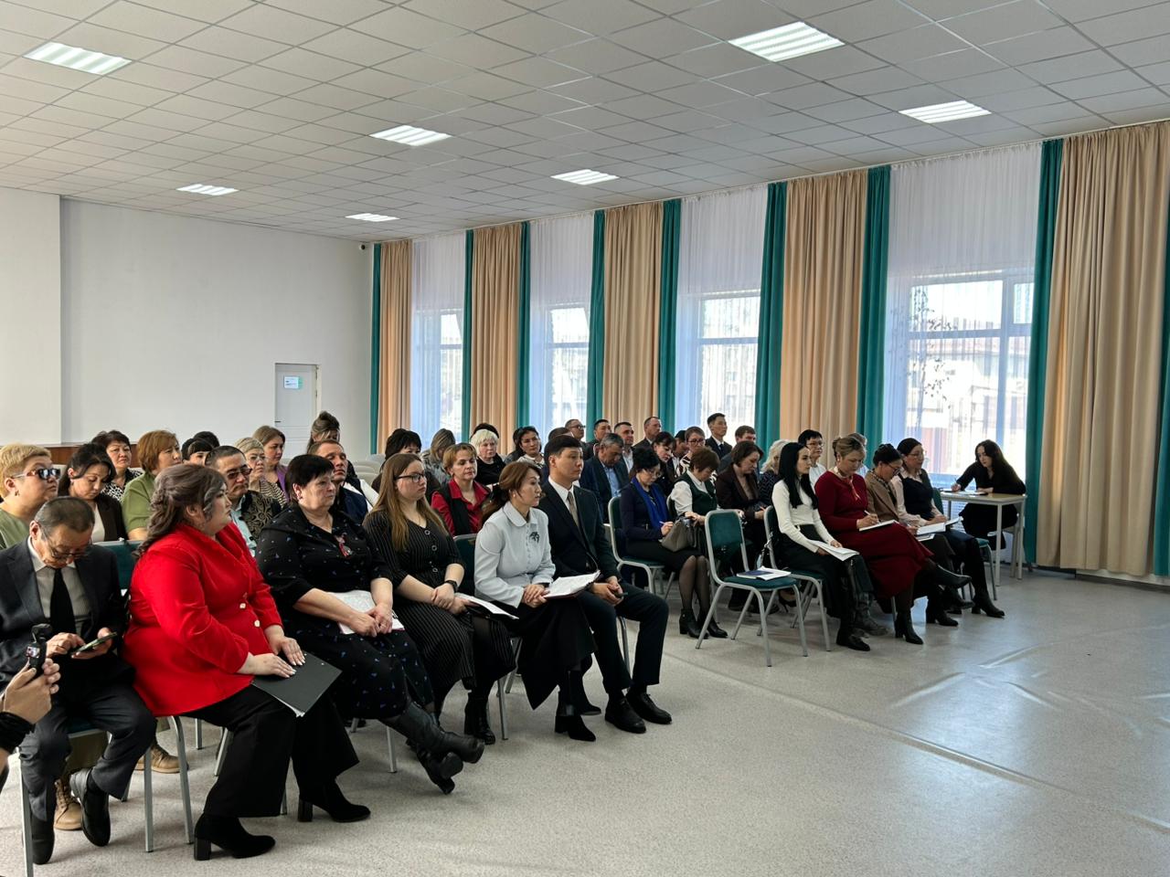 Солтүстік Қазақстан облысы білім басқармасының басшысы А.А. Сураганованың қатысуымен кеңейтілген кеңес өтті.