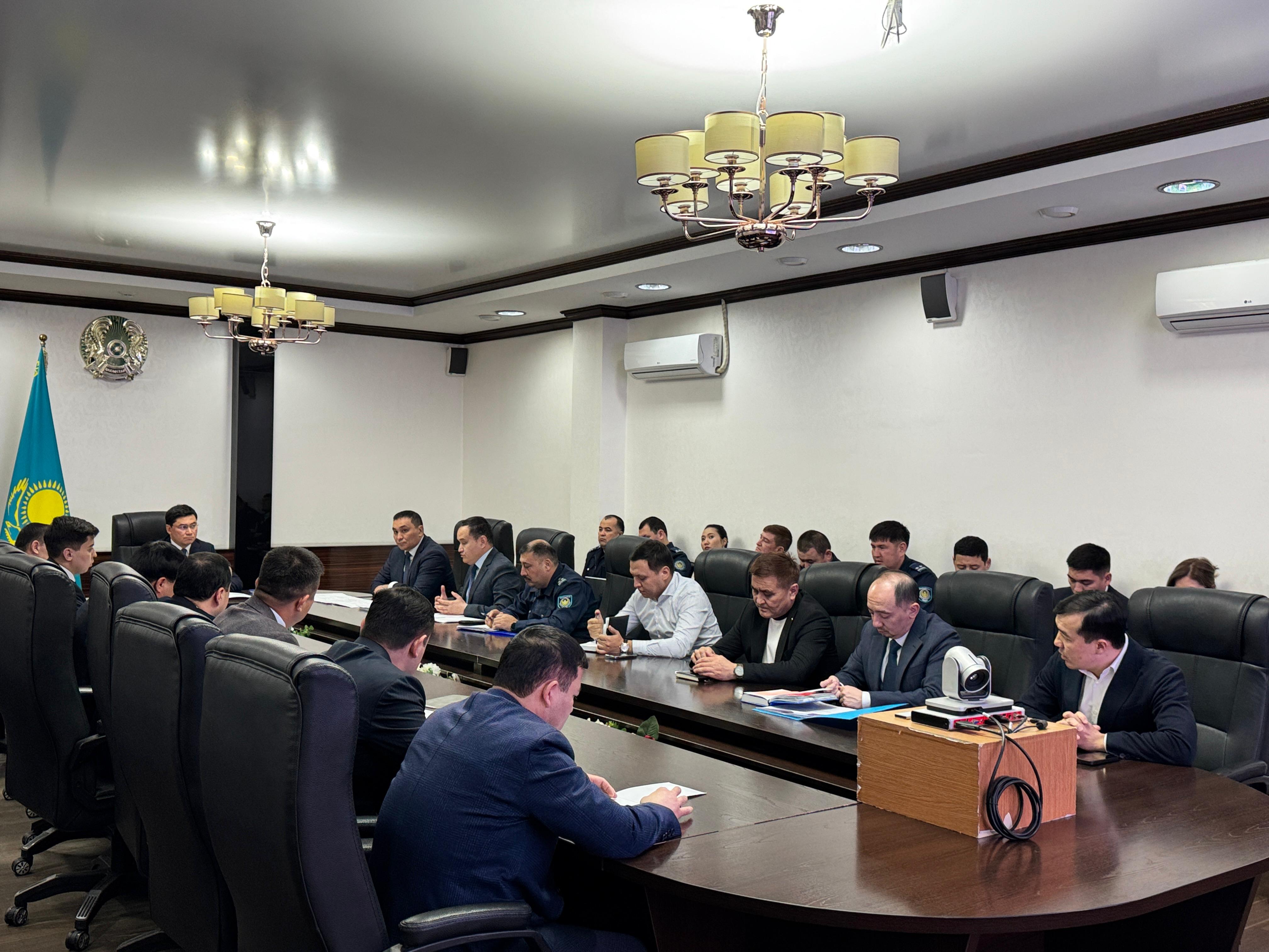 Шымкент қаласы әкімінің бірінші орынбасары А. Кәрімовтың төрағалығымен азық-түлік тауарларына баға белгілеудің бүкіл тізбегі бойынша делдалдық схемаларды қарау жөніндегі комиссия отырысы өтті.