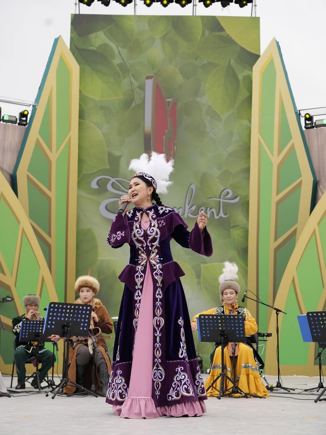 «ШЫМКЕНТ САЗЫ» ДӘСТҮРЛІ ӨНЕР ДУМАНЫ ӨТТІ