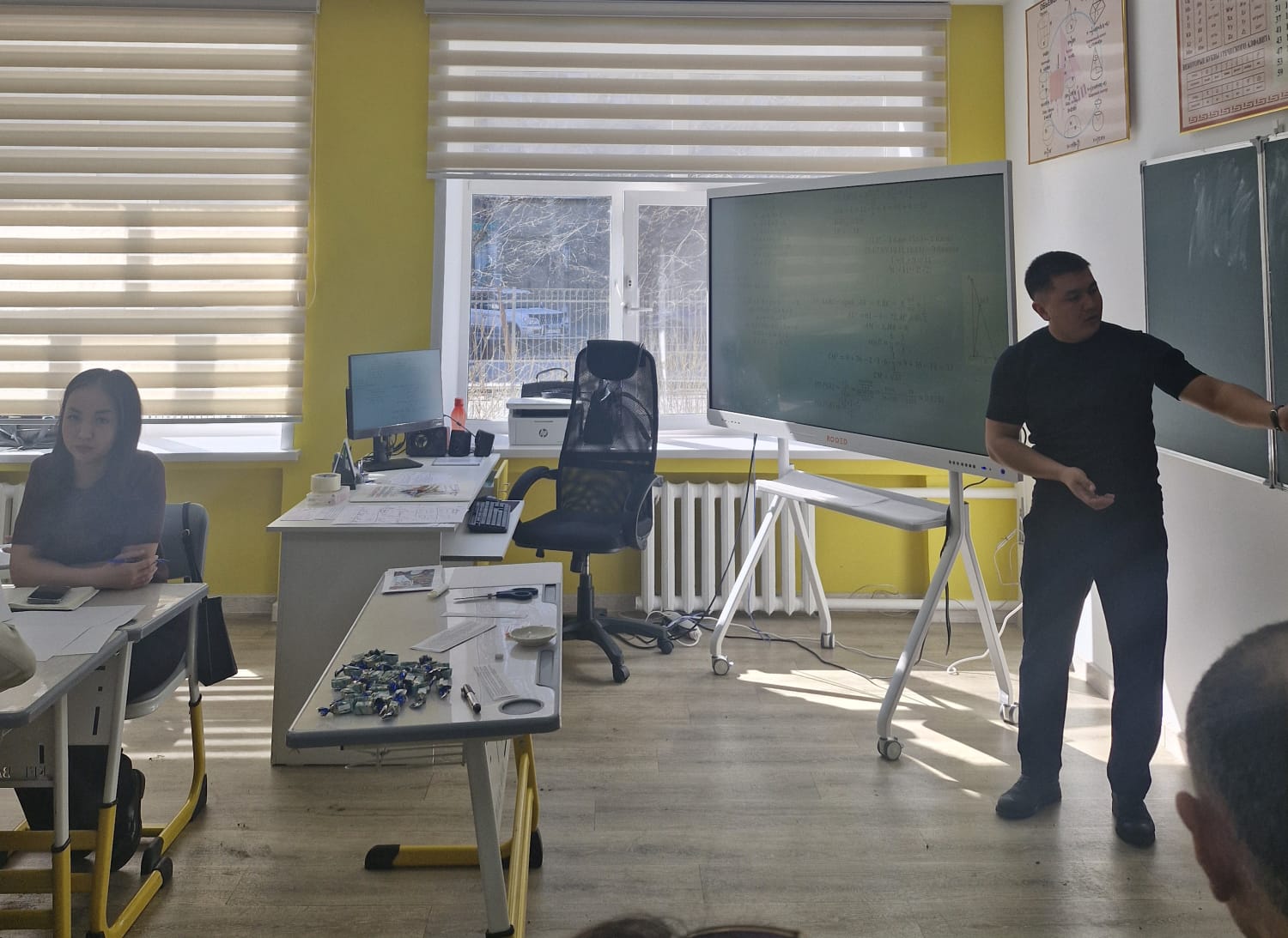 Математика және физика пәндері мұғалімдеріне арналған «EsepTime» интенсиві