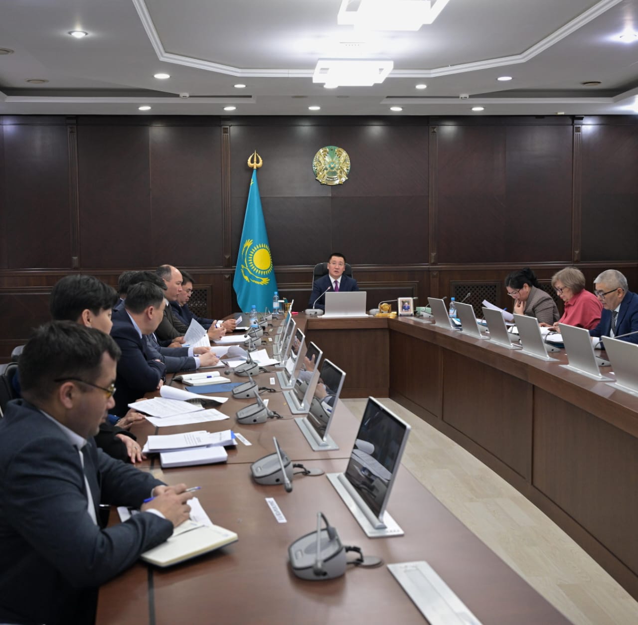 Облыс әкімі Асайын Байханов құрылыс, реконструкция және күрделі жөндеу жобаларын іске асыру мәселелері бойынша жиналыс өткізді